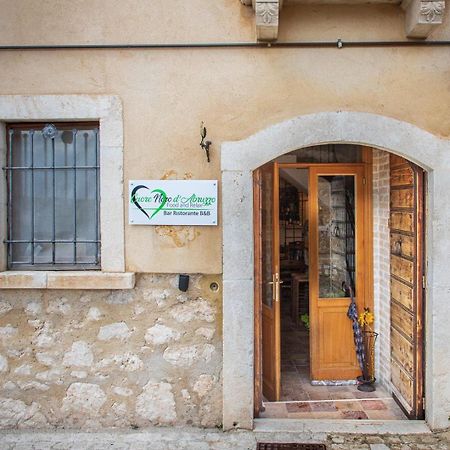Cuore Nero Food And Relax Santo Stefano Di Sessanio Exterior foto