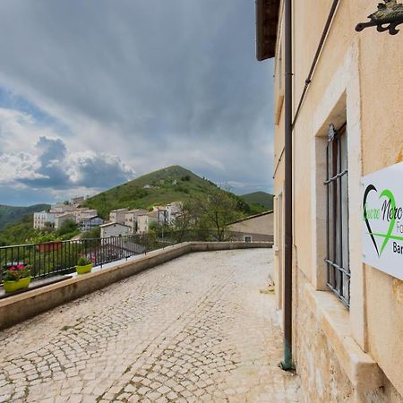 Cuore Nero Food And Relax Santo Stefano Di Sessanio Exterior foto