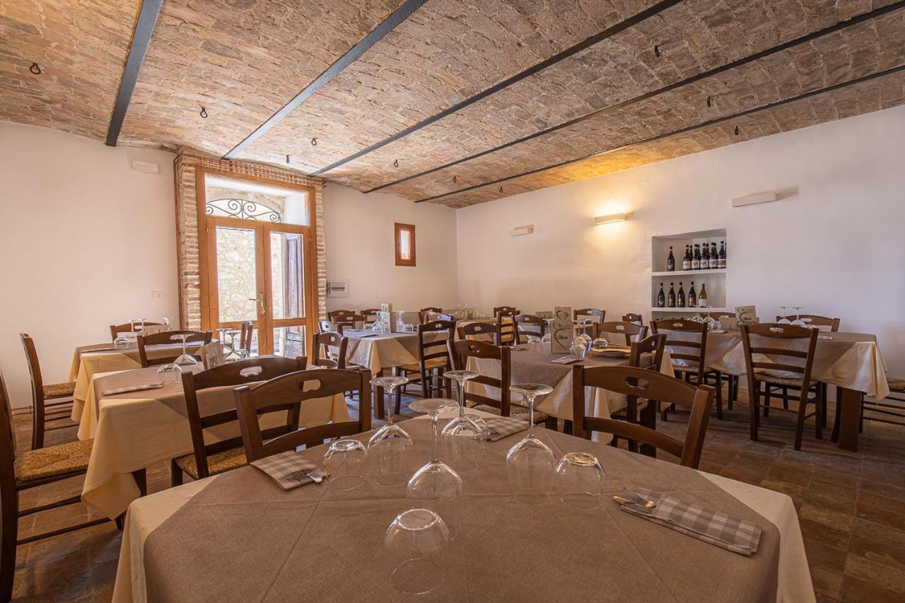 Cuore Nero Food And Relax Santo Stefano Di Sessanio Exterior foto